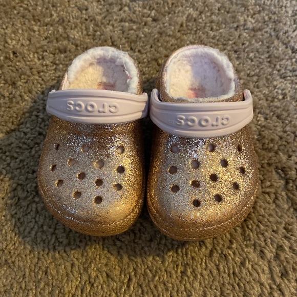 gold fuzzy crocs
